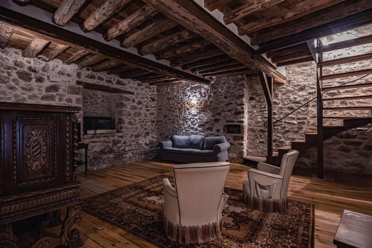 Sundrenched Relais De Poste In Serdinya Exterior foto