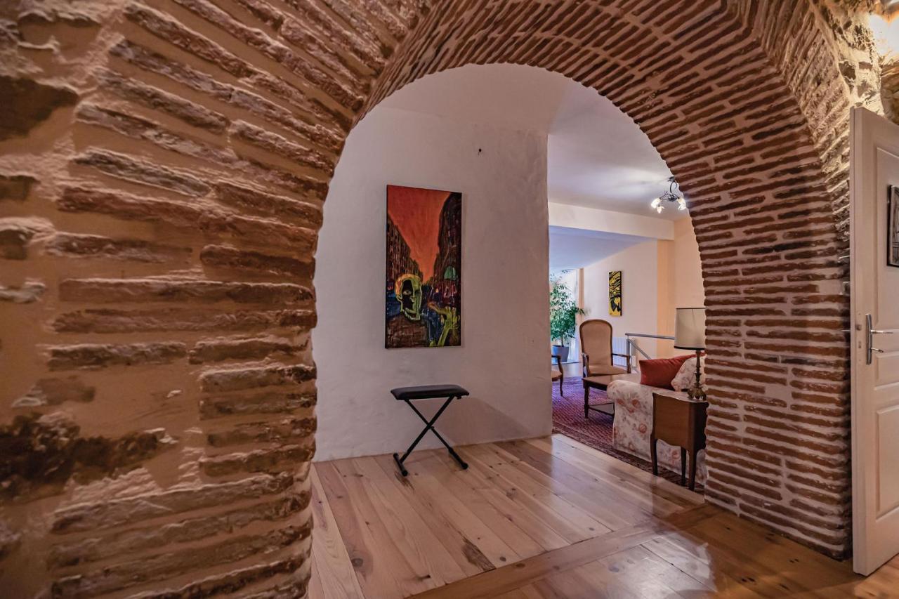 Sundrenched Relais De Poste In Serdinya Exterior foto