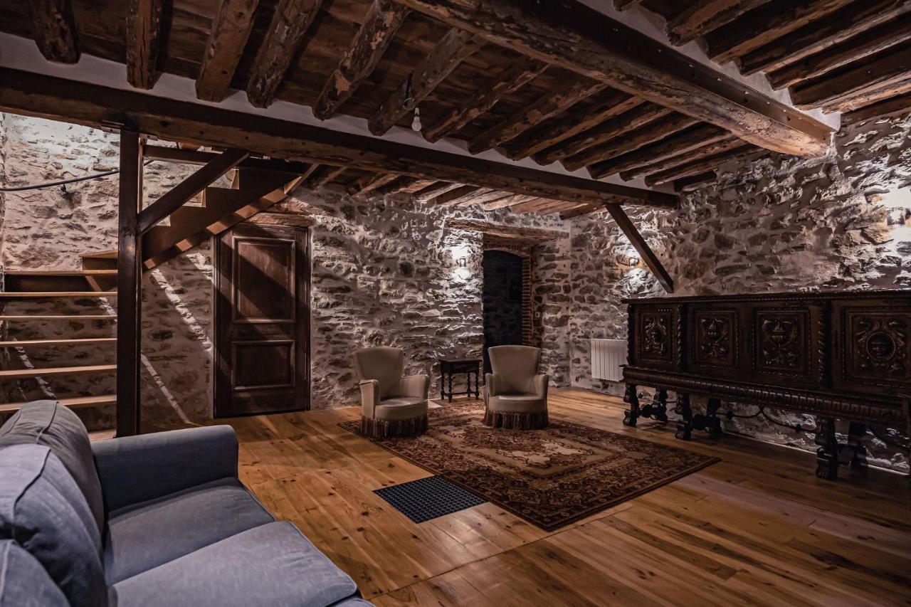 Sundrenched Relais De Poste In Serdinya Exterior foto